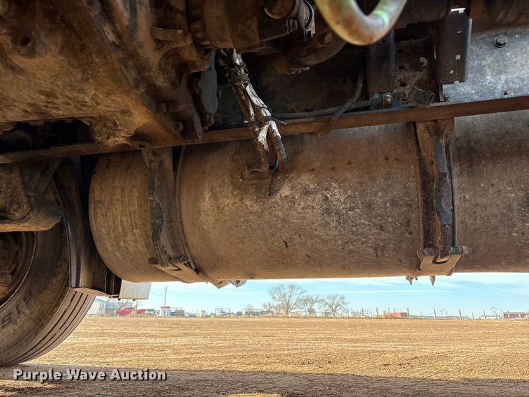 image for item EU4873 2009 Freightliner Columbia semi truck