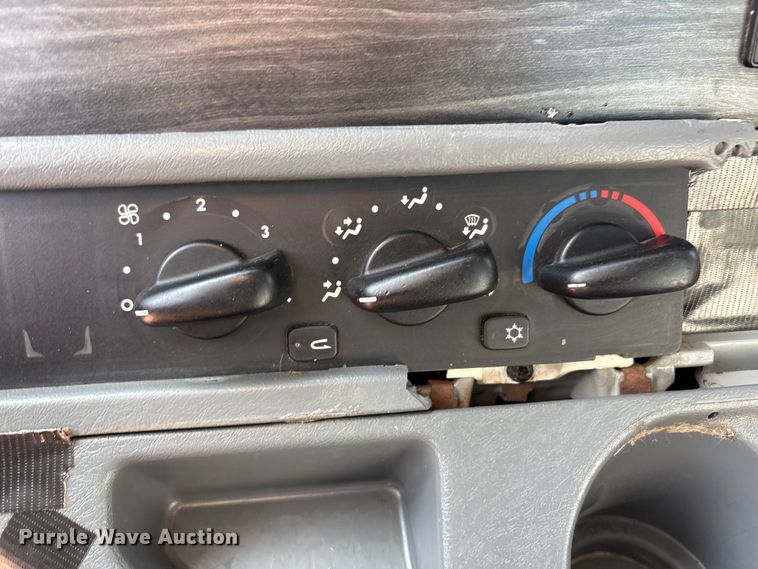 image for item EU4873 2009 Freightliner Columbia semi truck