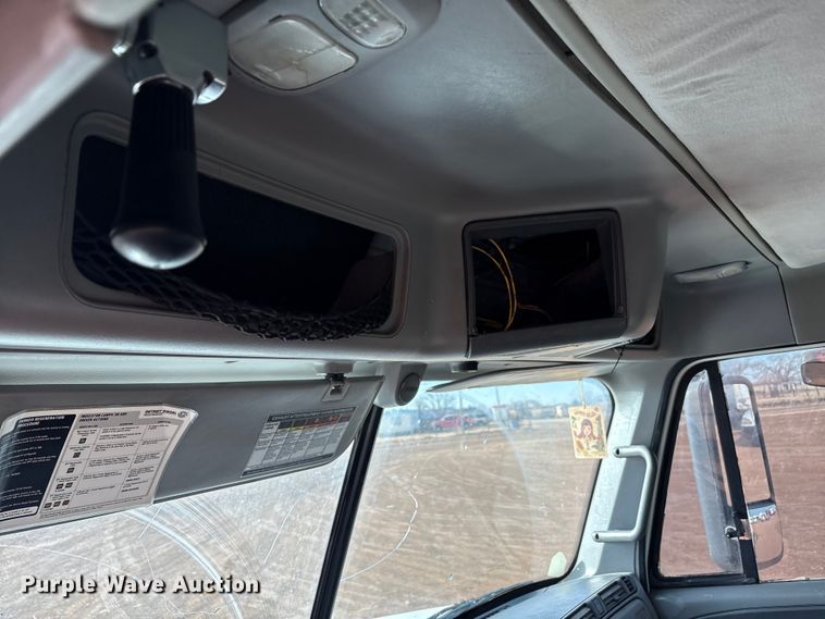 image for item EU4873 2009 Freightliner Columbia semi truck