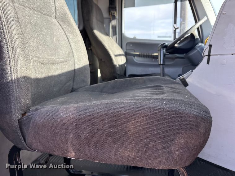 image for item EU4873 2009 Freightliner Columbia semi truck