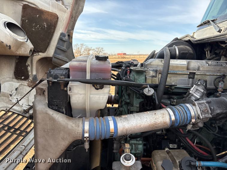 image for item EU4873 2009 Freightliner Columbia semi truck