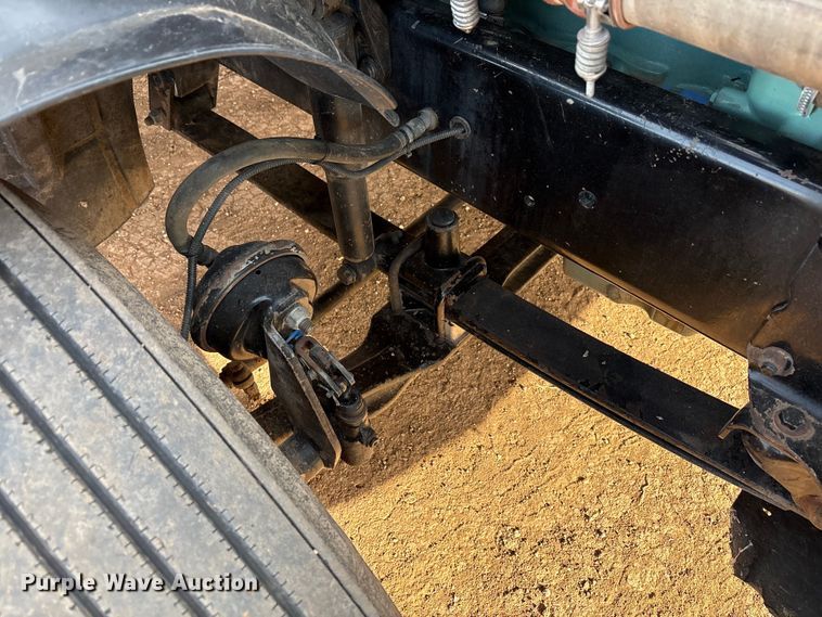 image for item EU4873 2009 Freightliner Columbia semi truck