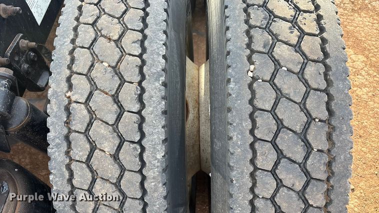 image for item EU4873 2009 Freightliner Columbia semi truck