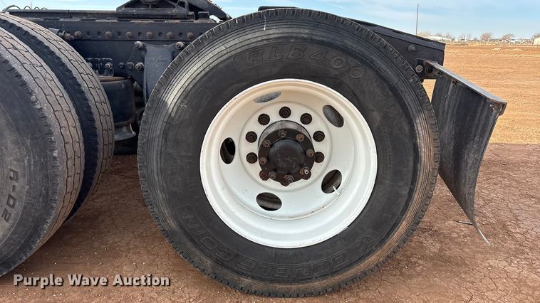 image for item EU4873 2009 Freightliner Columbia semi truck