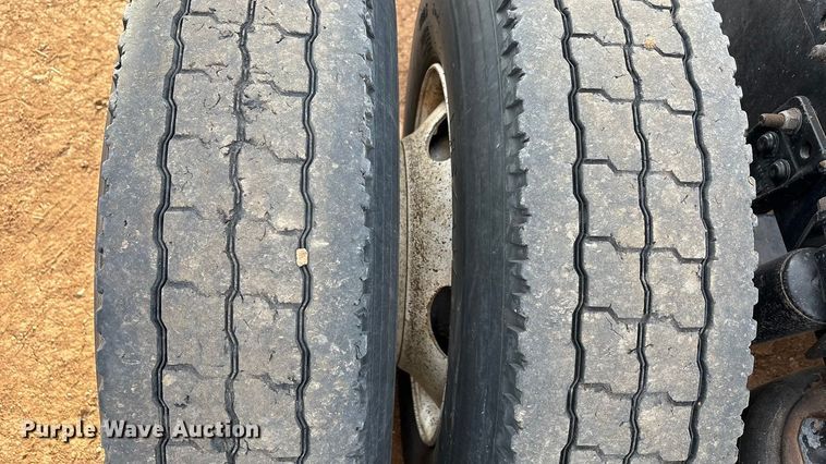 image for item EU4873 2009 Freightliner Columbia semi truck