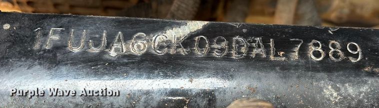 image for item EU4873 2009 Freightliner Columbia semi truck