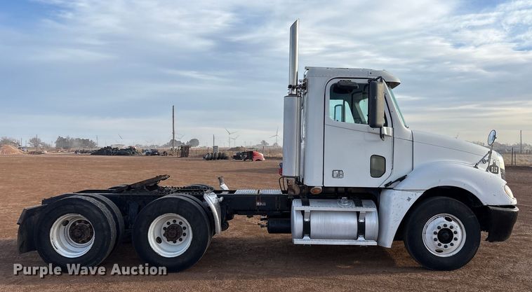 image for item EU4874 2006 Freightliner Columbia semi truck