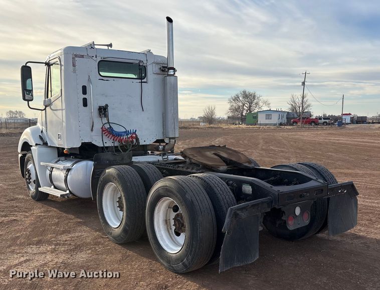 image for item EU4874 2006 Freightliner Columbia semi truck