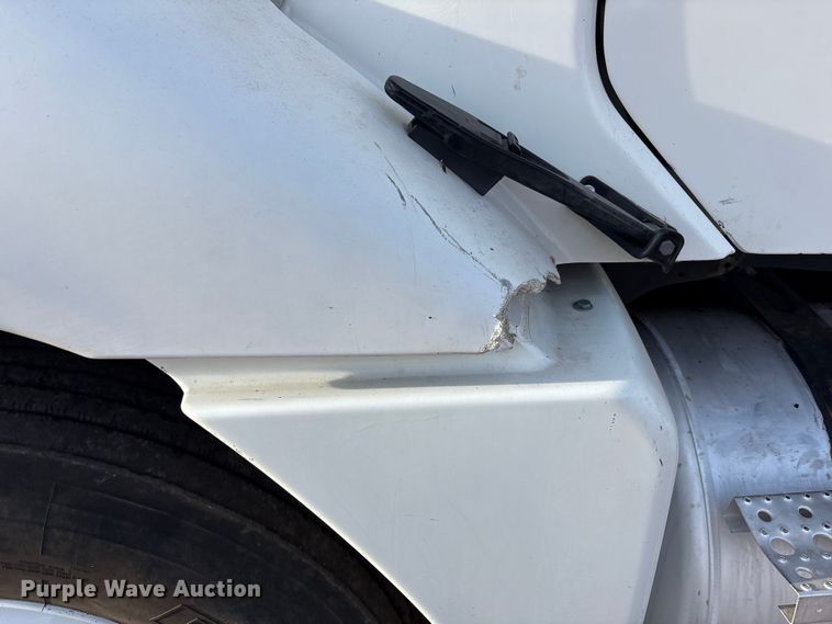 image for item EU4874 2006 Freightliner Columbia semi truck