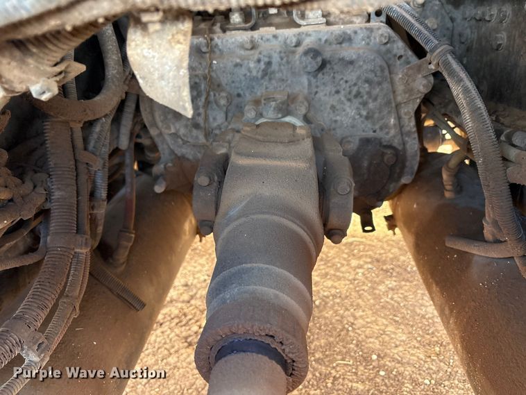 image for item EU4874 2006 Freightliner Columbia semi truck