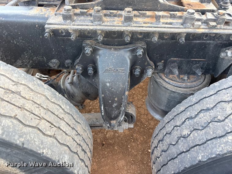 image for item EU4874 2006 Freightliner Columbia semi truck