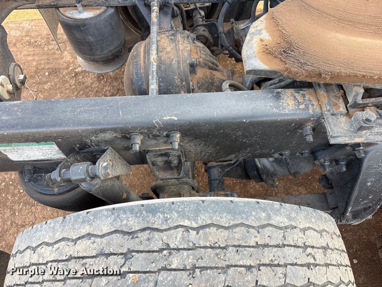 image for item EU4874 2006 Freightliner Columbia semi truck