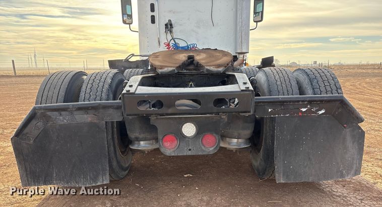 image for item EU4874 2006 Freightliner Columbia semi truck