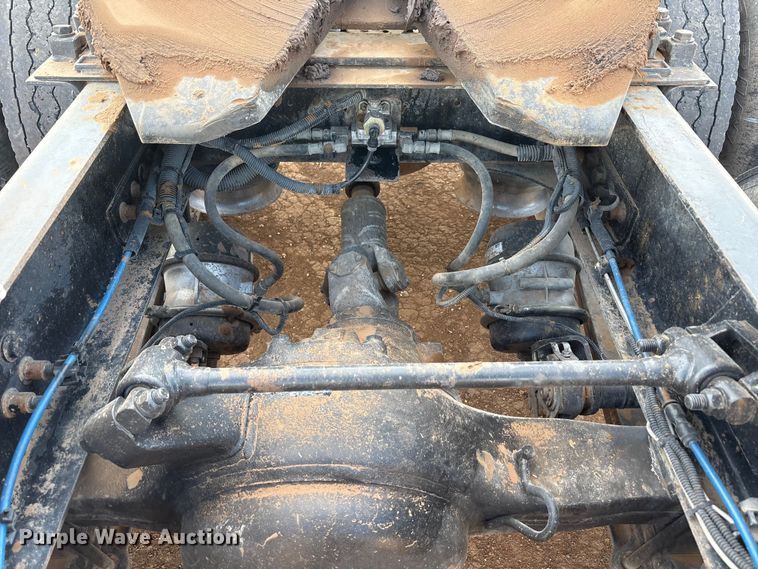 image for item EU4874 2006 Freightliner Columbia semi truck