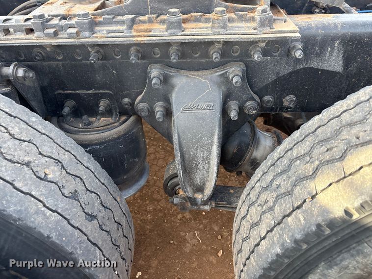 image for item EU4874 2006 Freightliner Columbia semi truck