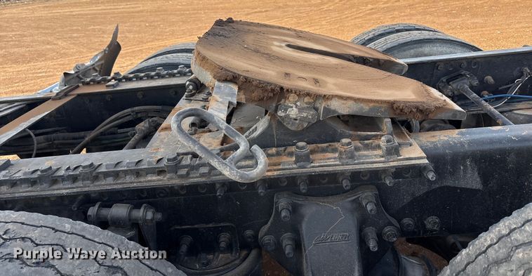 image for item EU4874 2006 Freightliner Columbia semi truck