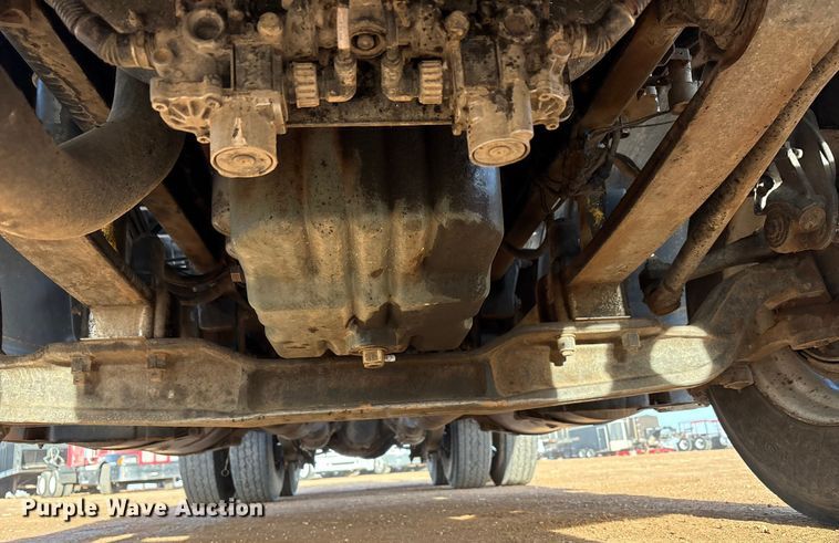 image for item EU4874 2006 Freightliner Columbia semi truck