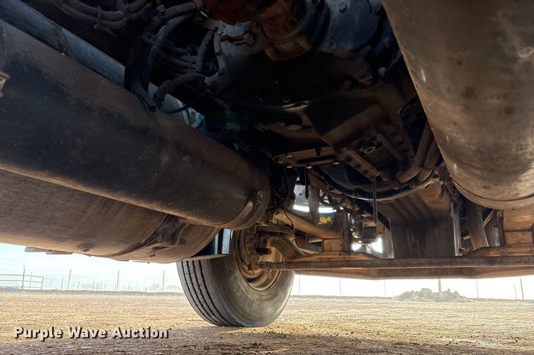 image for item EU4874 2006 Freightliner Columbia semi truck