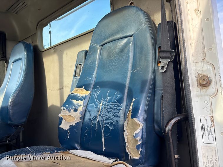 image for item EU4874 2006 Freightliner Columbia semi truck