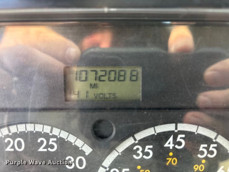 image for item EU4874 2006 Freightliner Columbia semi truck