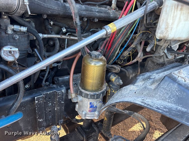 image for item EU4874 2006 Freightliner Columbia semi truck