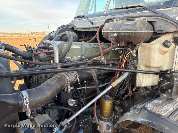 image for item EU4874 2006 Freightliner Columbia semi truck