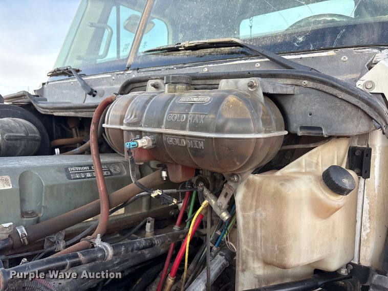 image for item EU4874 2006 Freightliner Columbia semi truck