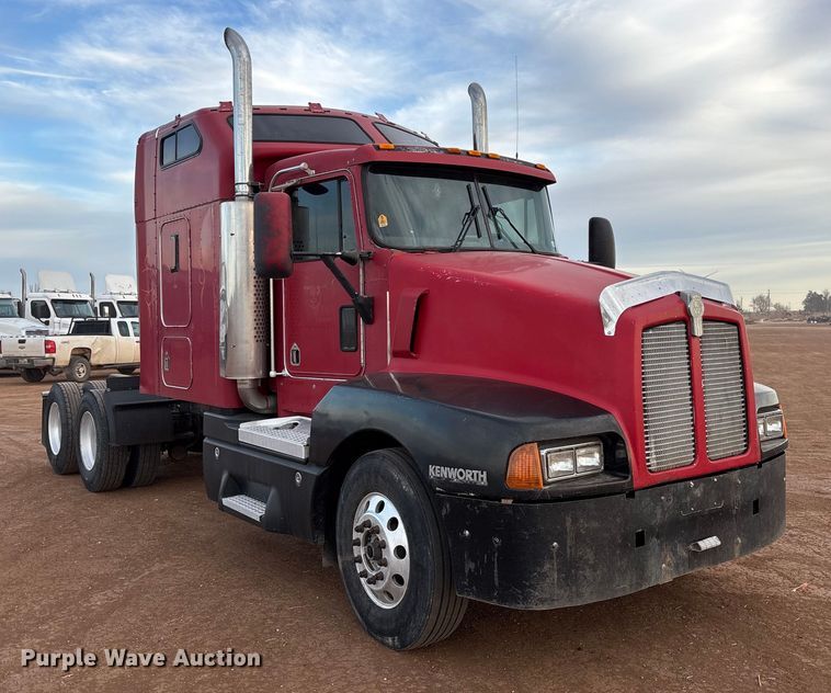 image for item EU4875 1997 Kenworth T600 semi truck