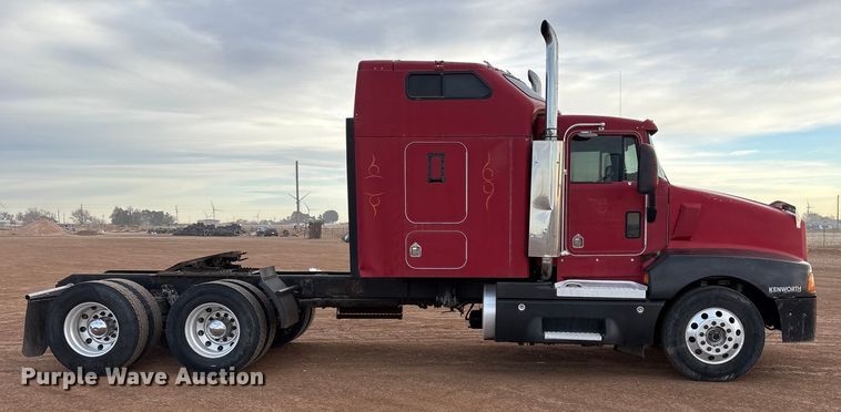 image for item EU4875 1997 Kenworth T600 semi truck
