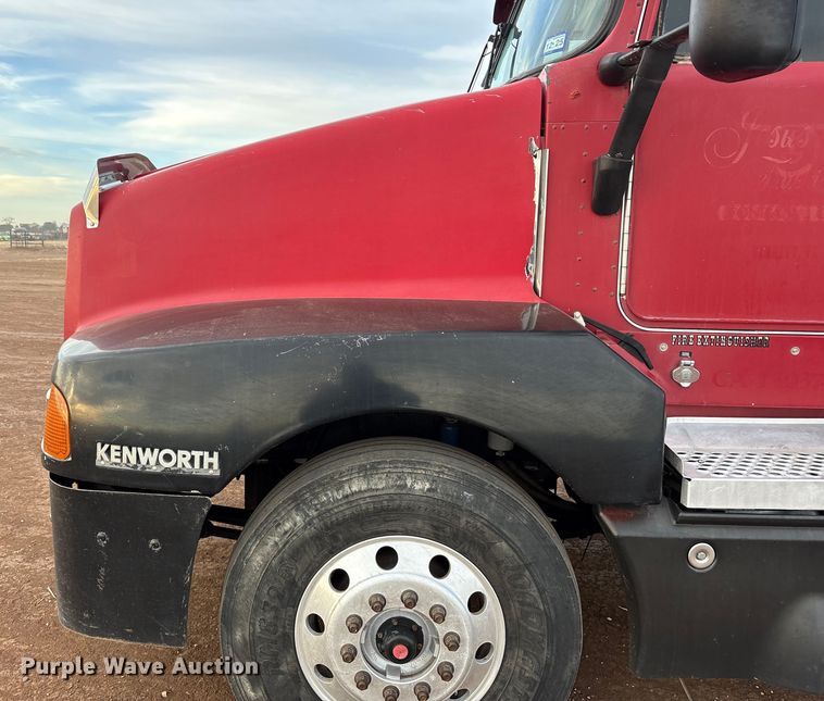 image for item EU4875 1997 Kenworth T600 semi truck
