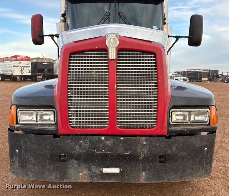 image for item EU4875 1997 Kenworth T600 semi truck