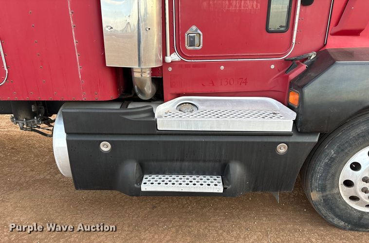 image for item EU4875 1997 Kenworth T600 semi truck