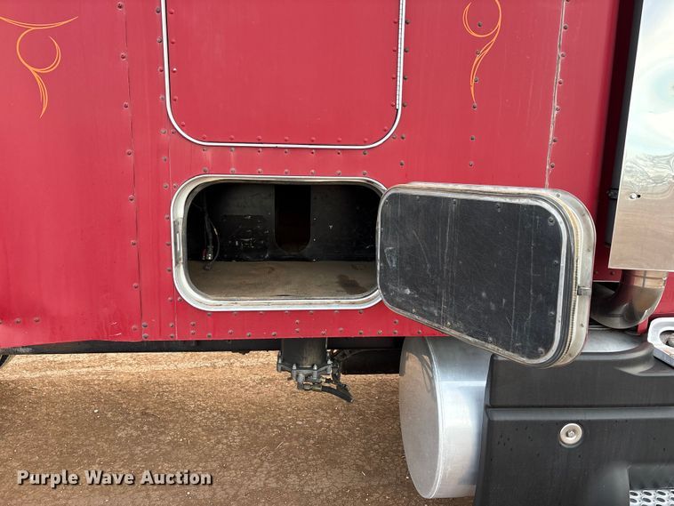 image for item EU4875 1997 Kenworth T600 semi truck