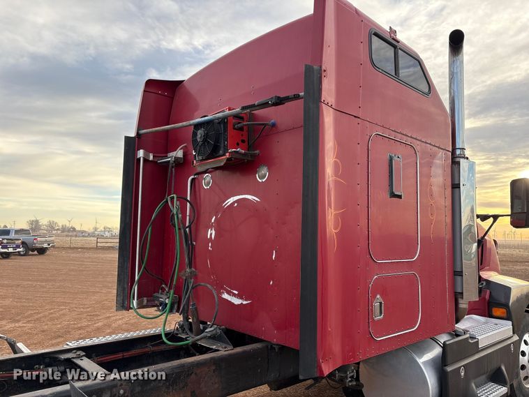 image for item EU4875 1997 Kenworth T600 semi truck
