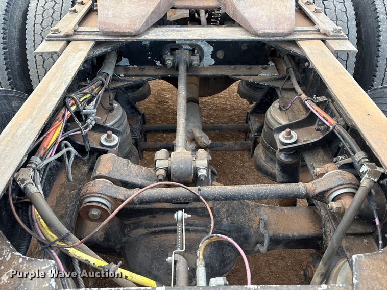 image for item EU4875 1997 Kenworth T600 semi truck