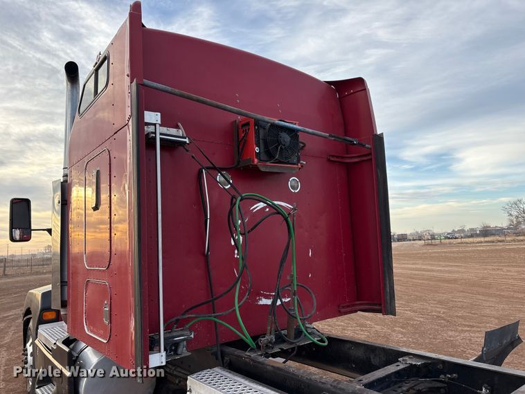 image for item EU4875 1997 Kenworth T600 semi truck