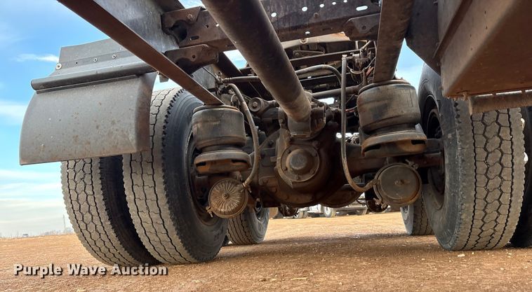 image for item EU4875 1997 Kenworth T600 semi truck