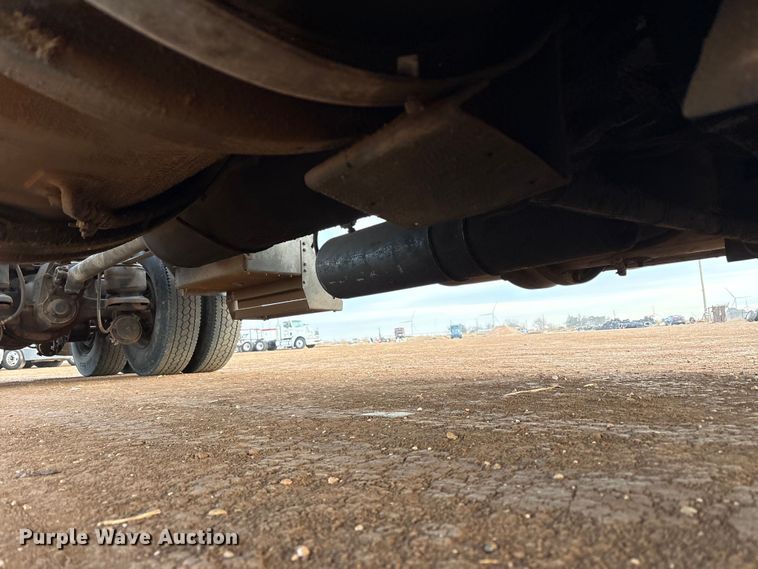 image for item EU4875 1997 Kenworth T600 semi truck