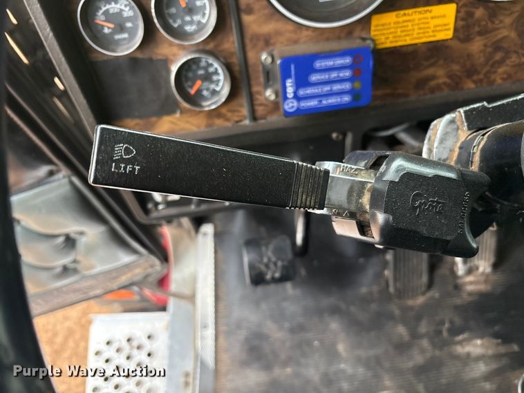 image for item EU4875 1997 Kenworth T600 semi truck