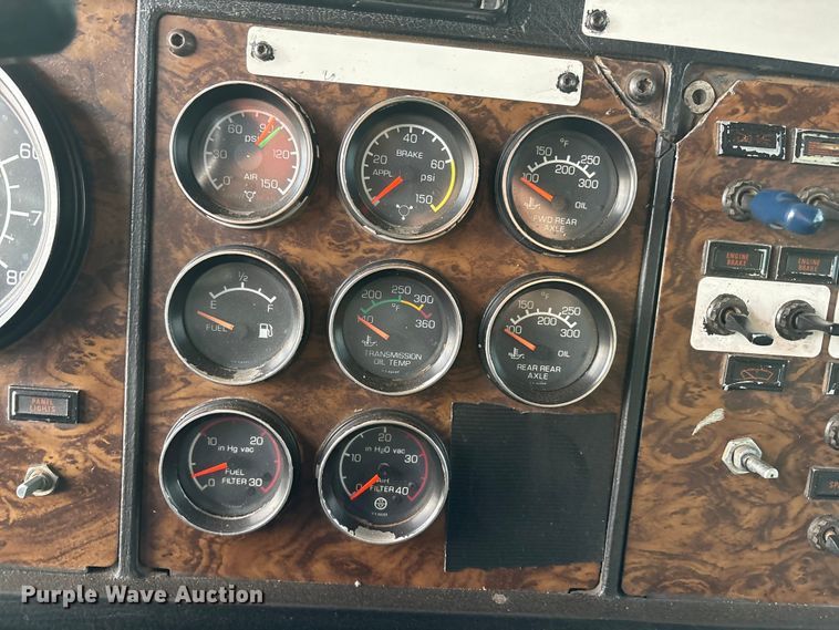 image for item EU4875 1997 Kenworth T600 semi truck