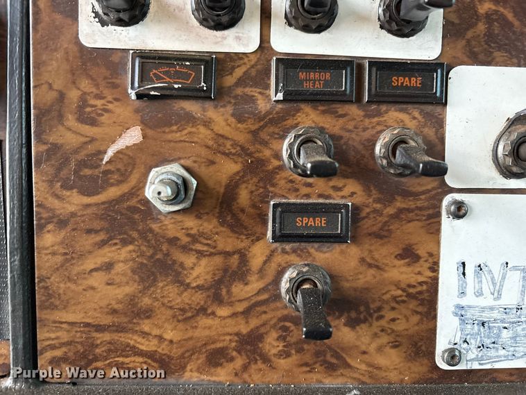 image for item EU4875 1997 Kenworth T600 semi truck