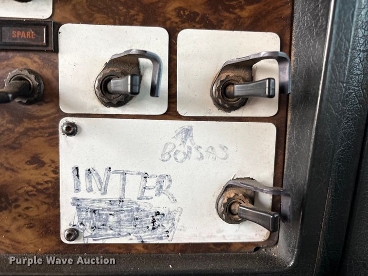 image for item EU4875 1997 Kenworth T600 semi truck