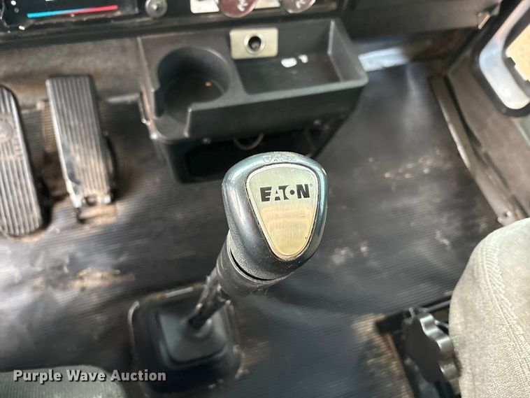 image for item EU4875 1997 Kenworth T600 semi truck