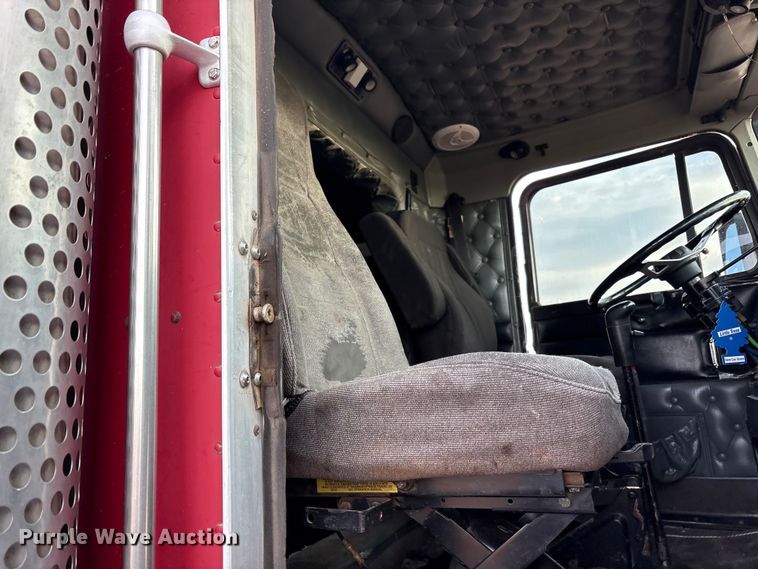 image for item EU4875 1997 Kenworth T600 semi truck