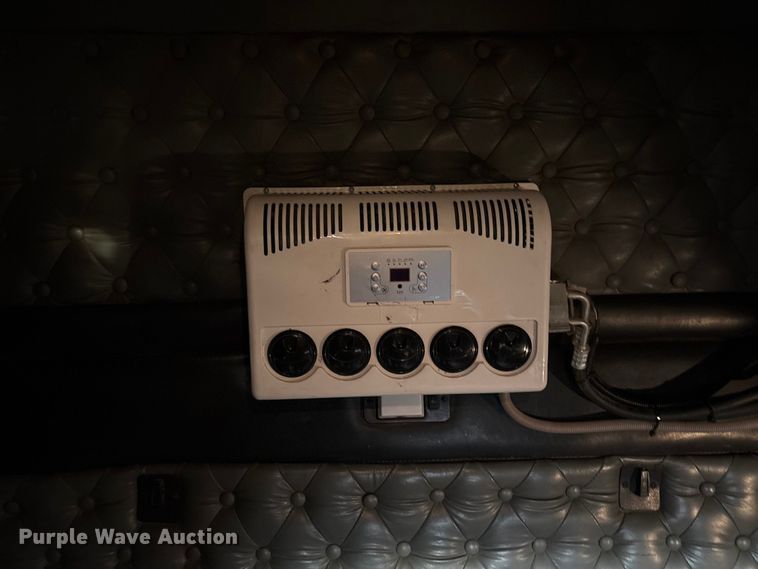 image for item EU4875 1997 Kenworth T600 semi truck