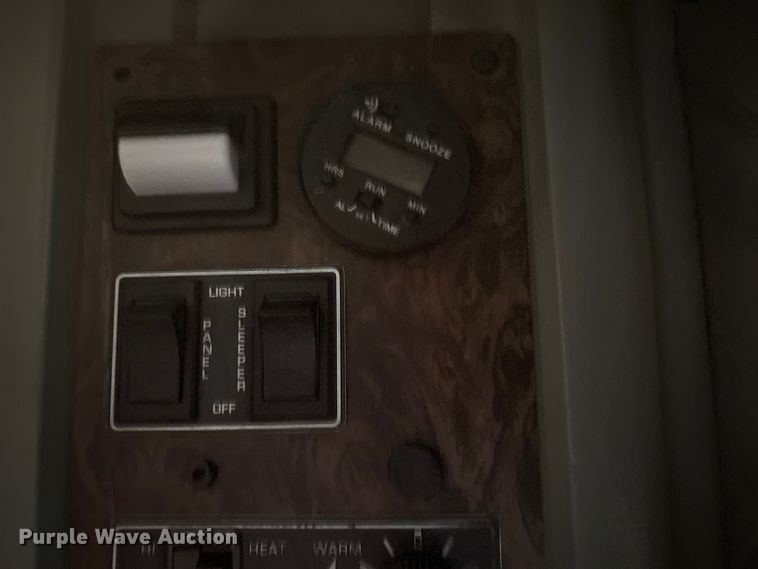 image for item EU4875 1997 Kenworth T600 semi truck