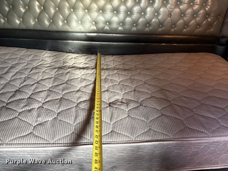 image for item EU4875 1997 Kenworth T600 semi truck