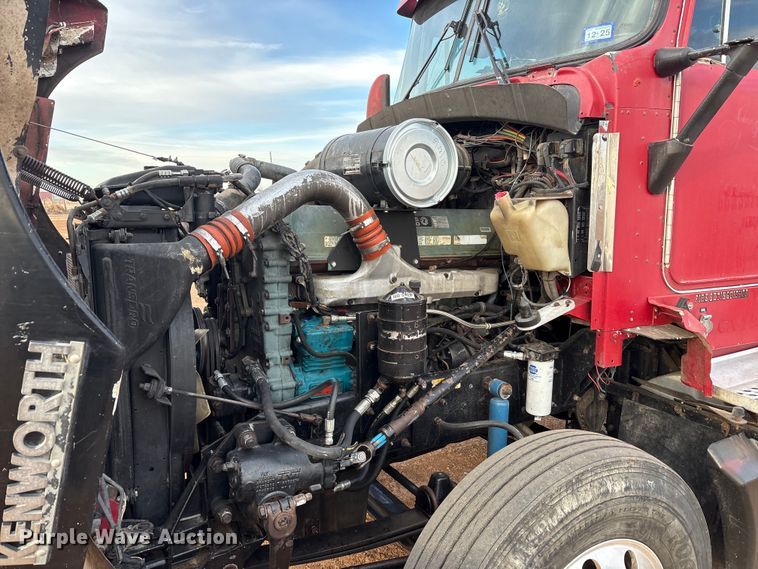 image for item EU4875 1997 Kenworth T600 semi truck