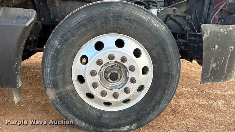 image for item EU4875 1997 Kenworth T600 semi truck