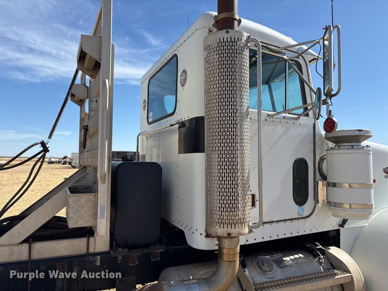 image for item EU4897 1991 Peterbilt 378 semi truck